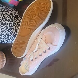 NWOT slip on sneaker